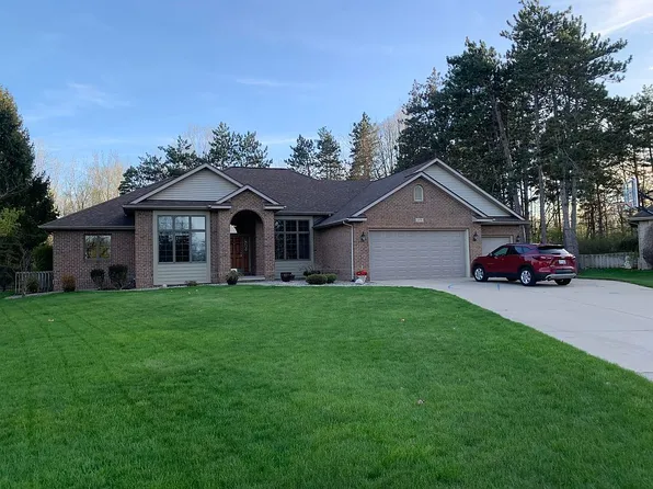 2170 Old Hickory Dr, Bay City, MI 48706