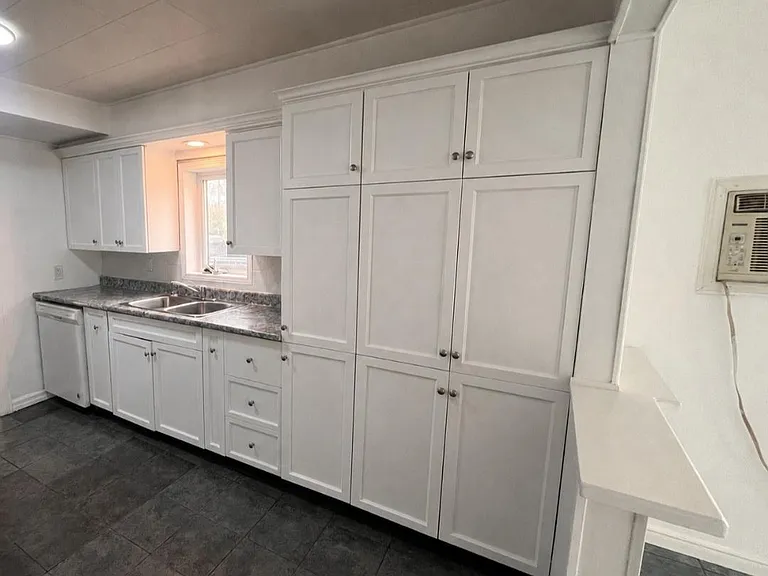 203 Nolin St — Photo 4