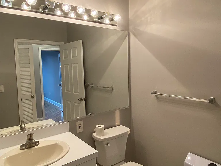 915 Madison St #6C — Photo 15