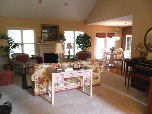 5th image of 304 Glen Oaks Dr