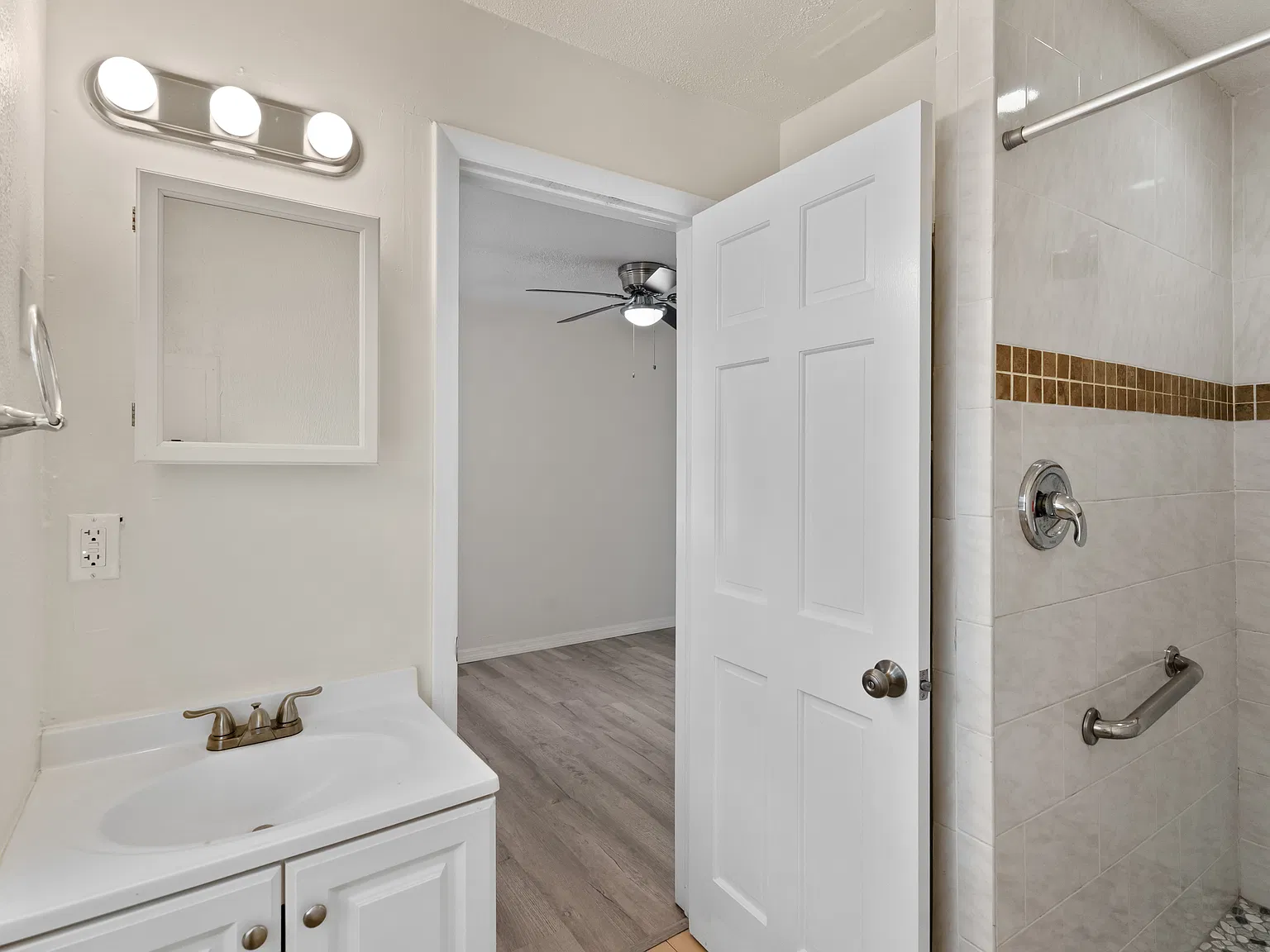 Studio, 400 sqft, $950 — Photo 4