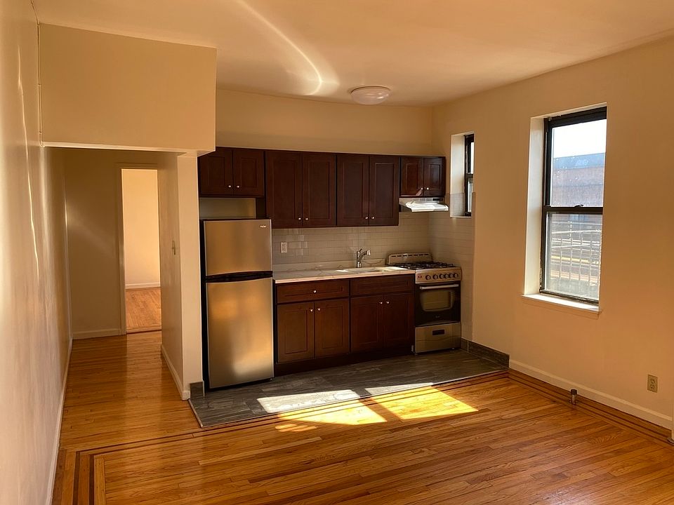 1st image of 32-84 31st St #3E