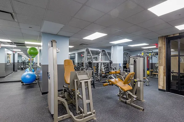 Rented by UES Management | media 41