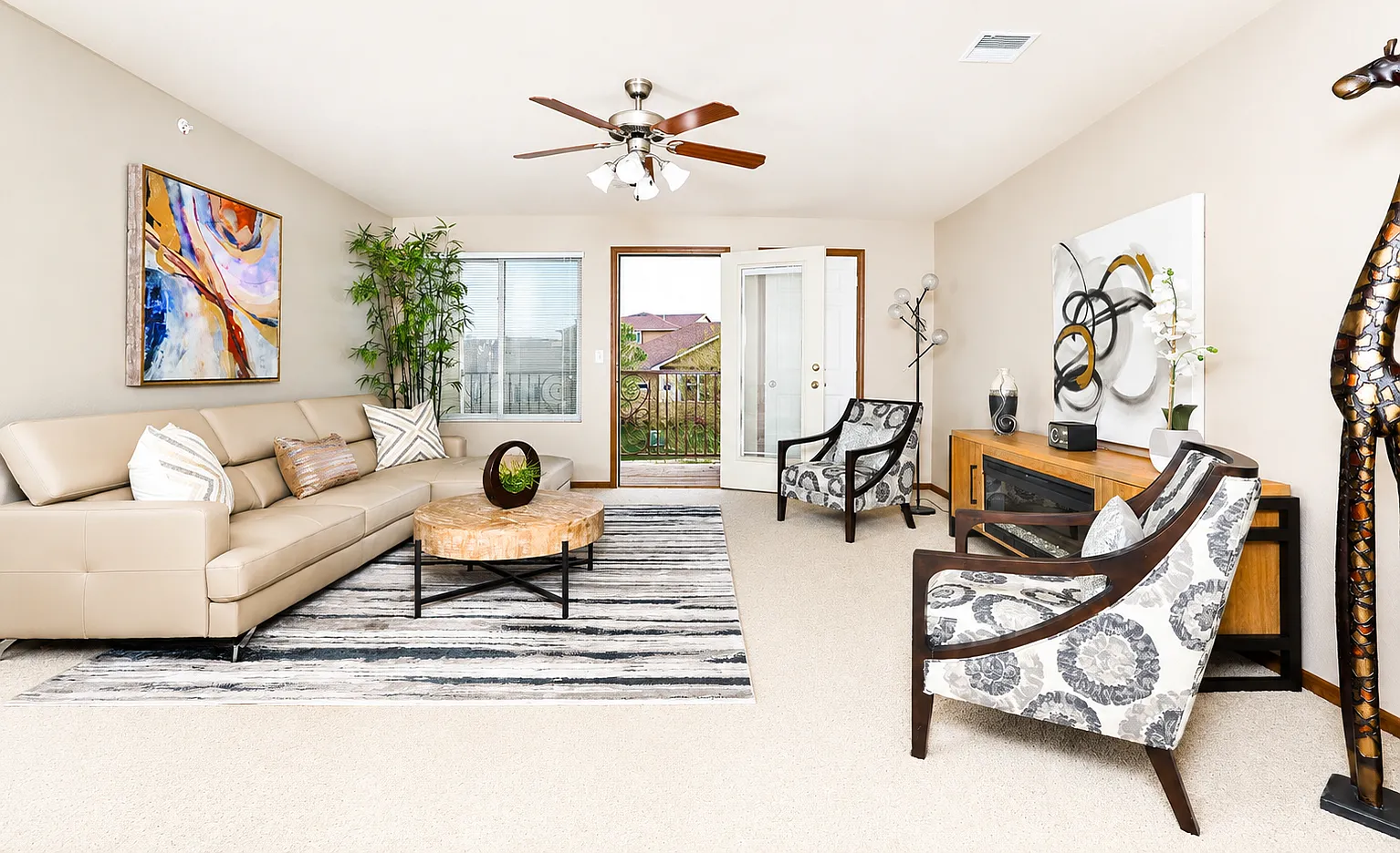 Stone Pointe — Photo 1
