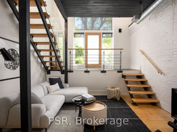 20 Brockton Ave #8, Toronto, ON M6K 1S5