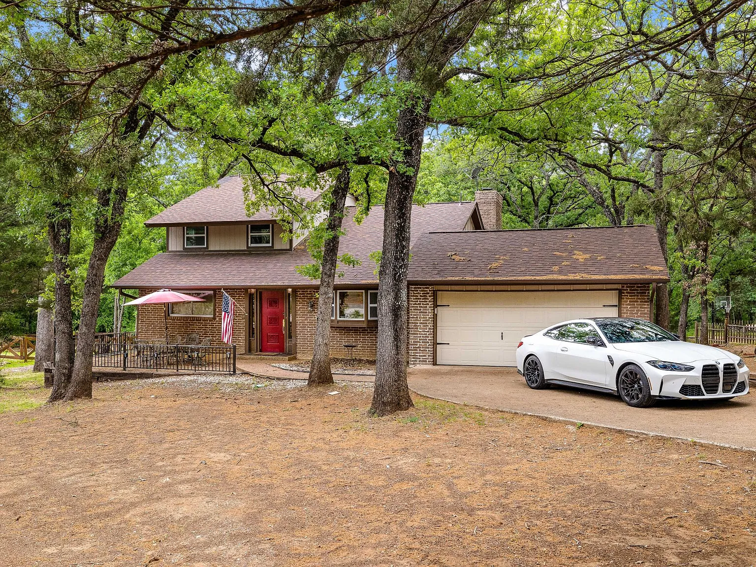 4 bed, 2000 sqft, $5,999 — Photo 2