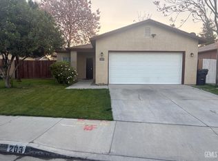 203 Isla Del Sol Dr, Bakersfield, CA 93307