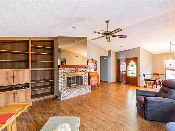 4th image of 1801 S Golfview Dr