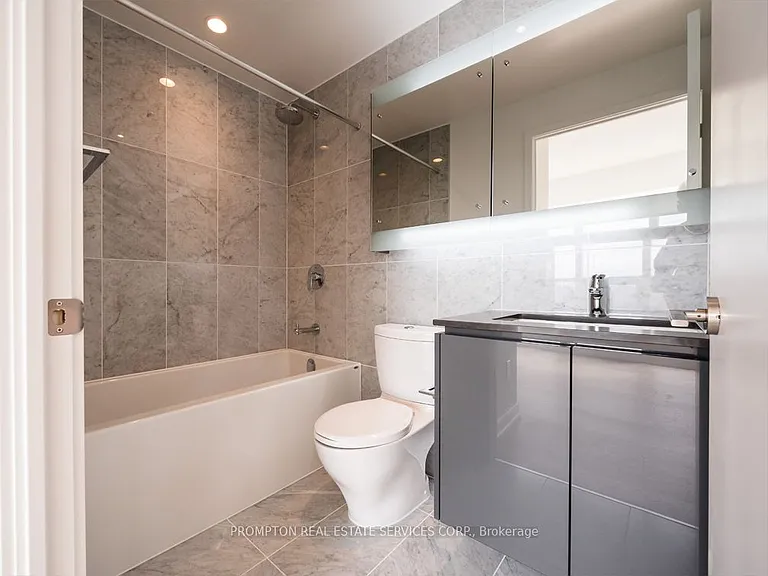 115 McMahon Dr #510 — Photo 5