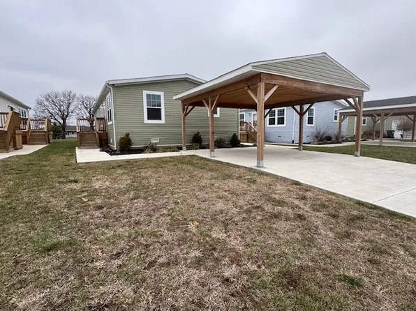 1074 E Park St #P1074, Gardner, KS 66030