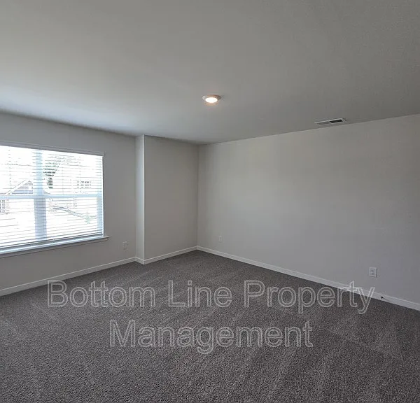 549 Blackpool Ct — Photo 28