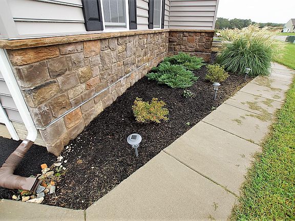 3rd image of 277 Country Hollow Dr