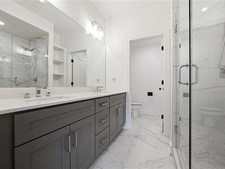 211 Bass St SW #10 — Photo 20