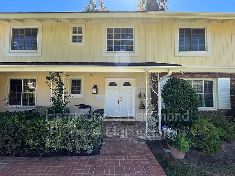 8422 Fable Ave — Photo 4