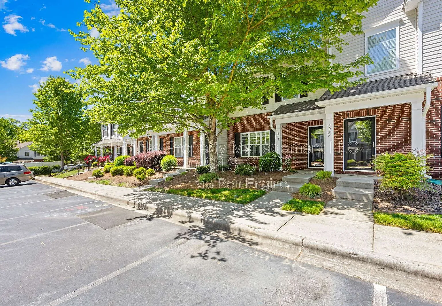 3 bed, 2.5 bath, 1387 sqft, $1,795 — Photo 2