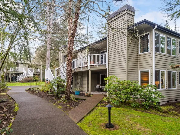 5059 Foothills Dr Unit B, Lake Oswego, OR 97034