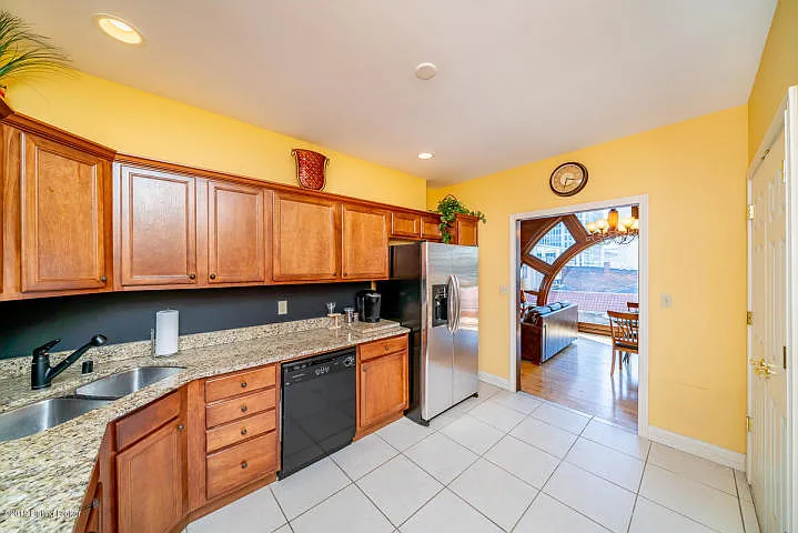 133 S 3rd St #303 — Photo 9