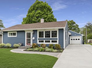 2103 School Dr, Rolling Meadows, IL