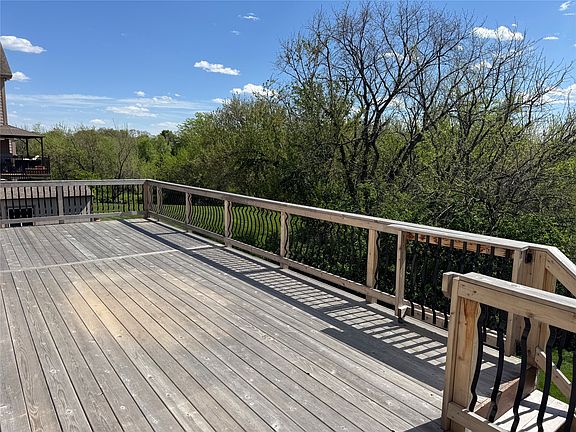 4th image of 904 NW Boulder Point Pl