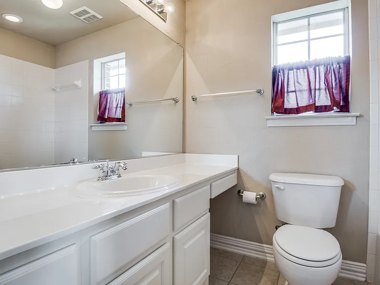 636 King Lionel Ln — Photo 19