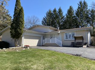 3617 Robin Ct, Spring Grove, IL 60081