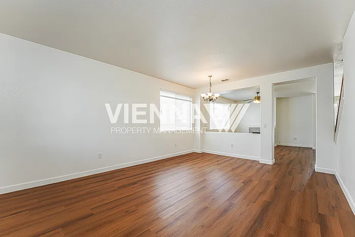 493 Silverhorn Dr — Photo 5