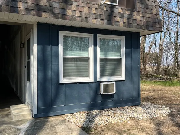 1101 Thayer, 1101 N Thayer St APT 8, Bourbon, IN 46504