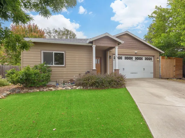 113 Chelsea Ct, Phoenix, OR 97535