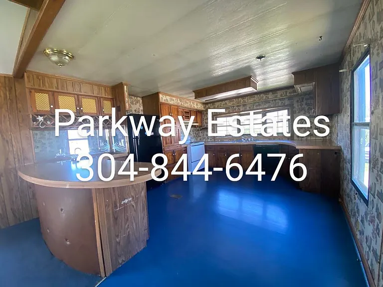 145 Sheila Ln — Photo 2