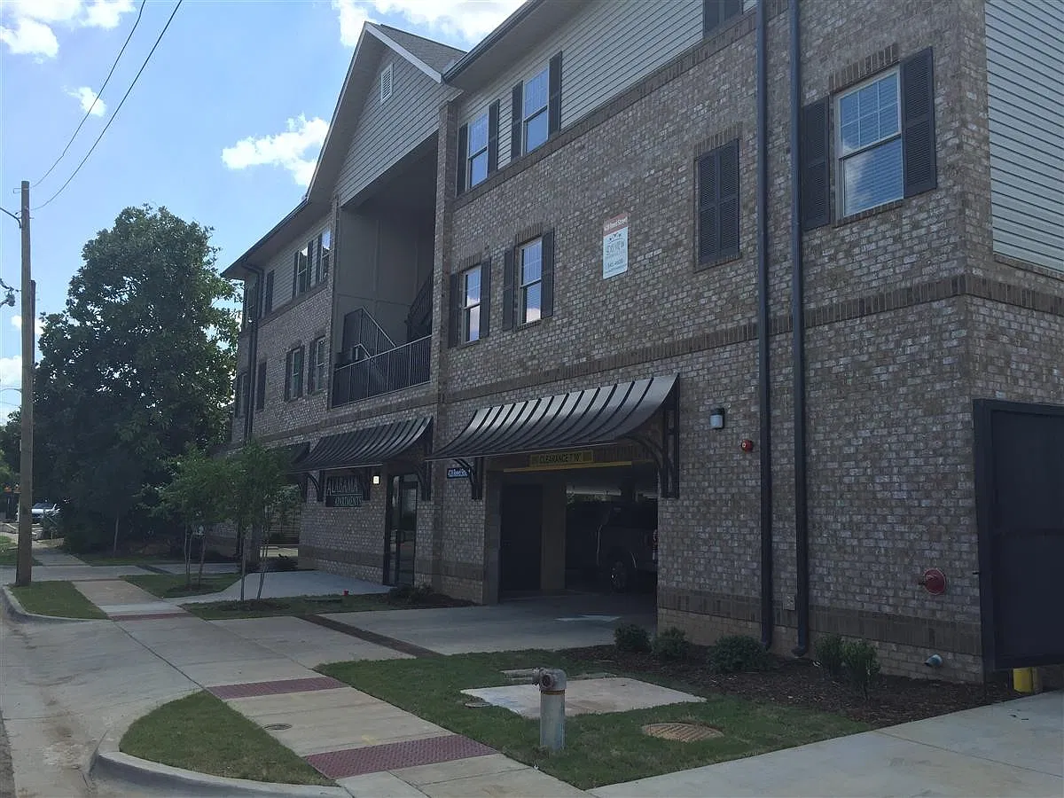 Alabama Apartments — Photo 1