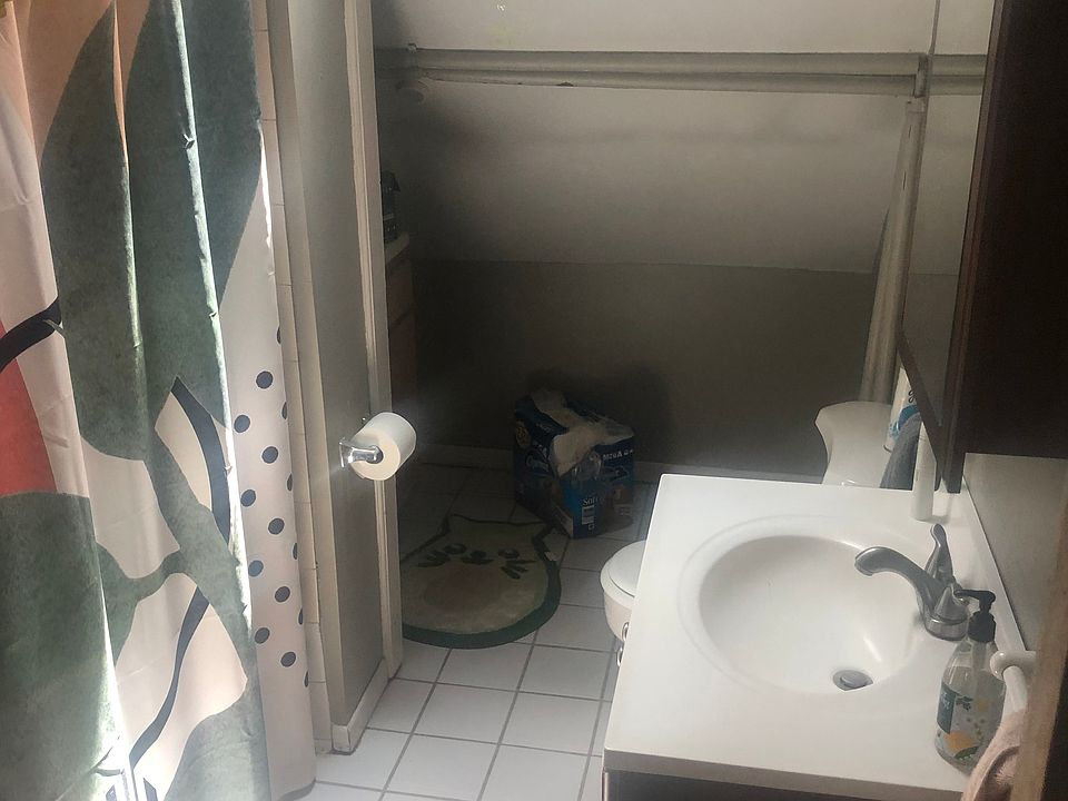 1st image of 2404 Lyndale Ave S APT 3