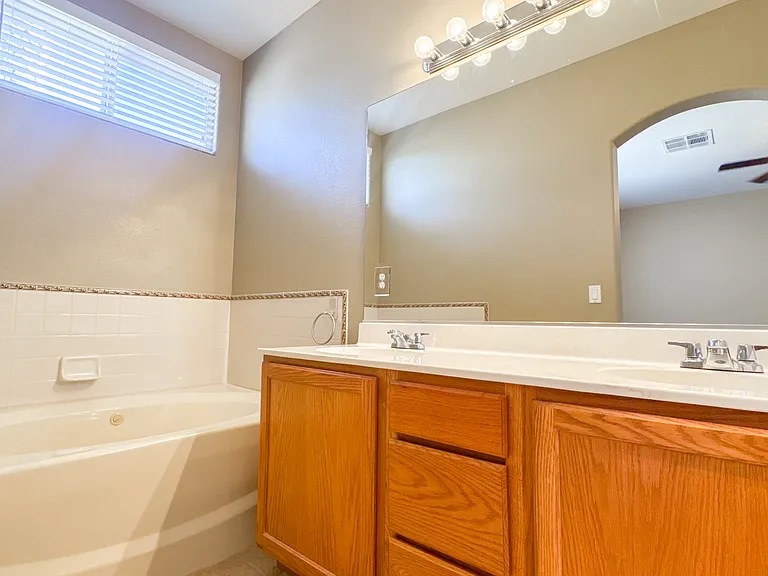 10724 Windrose Point Ave — Photo 27