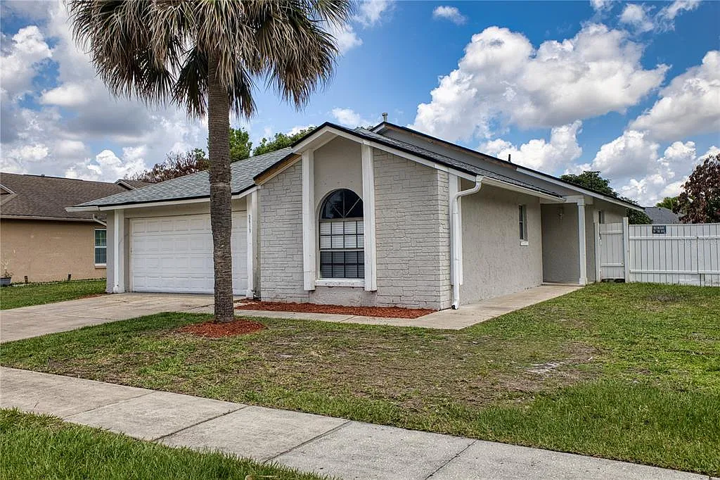 Building Photo - 2419 Albaca Dr