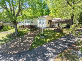 390 Bay Shore Dr, Big Sandy, TN 38221