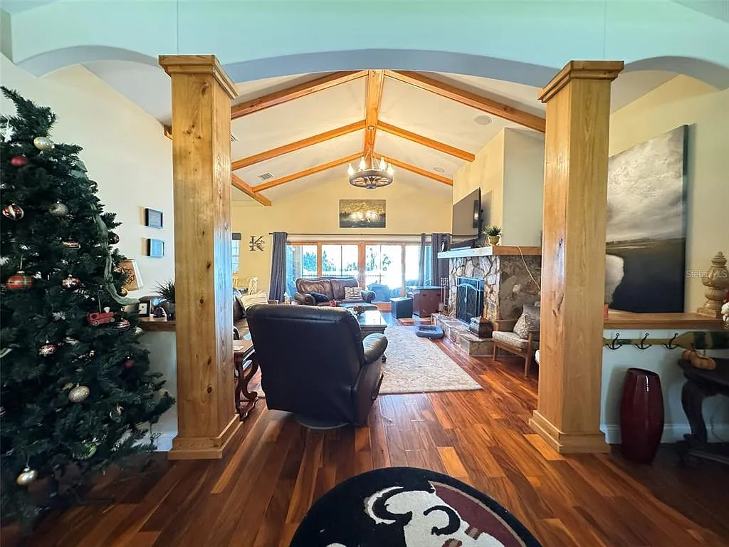 4 bed, 3.0 bath, 3476 sqft, $3,500 — Photo 3