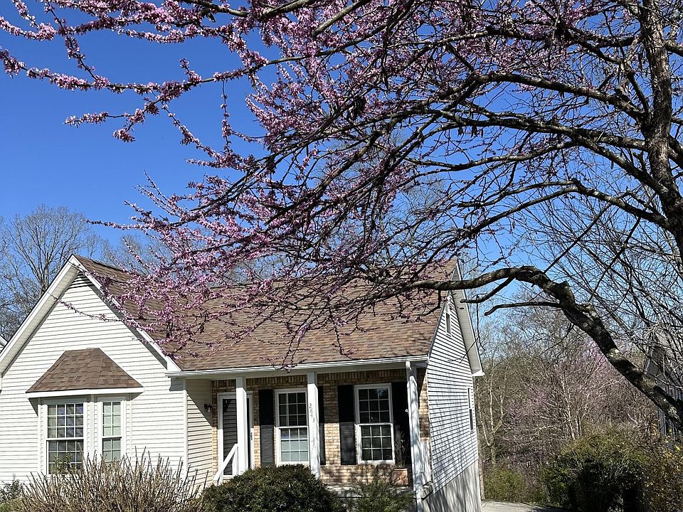 1st image of 2843 Gaston Ave