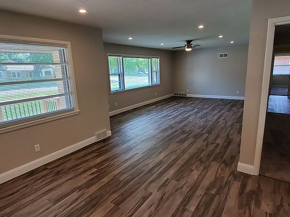 3rd image of 1808 Highland Ave