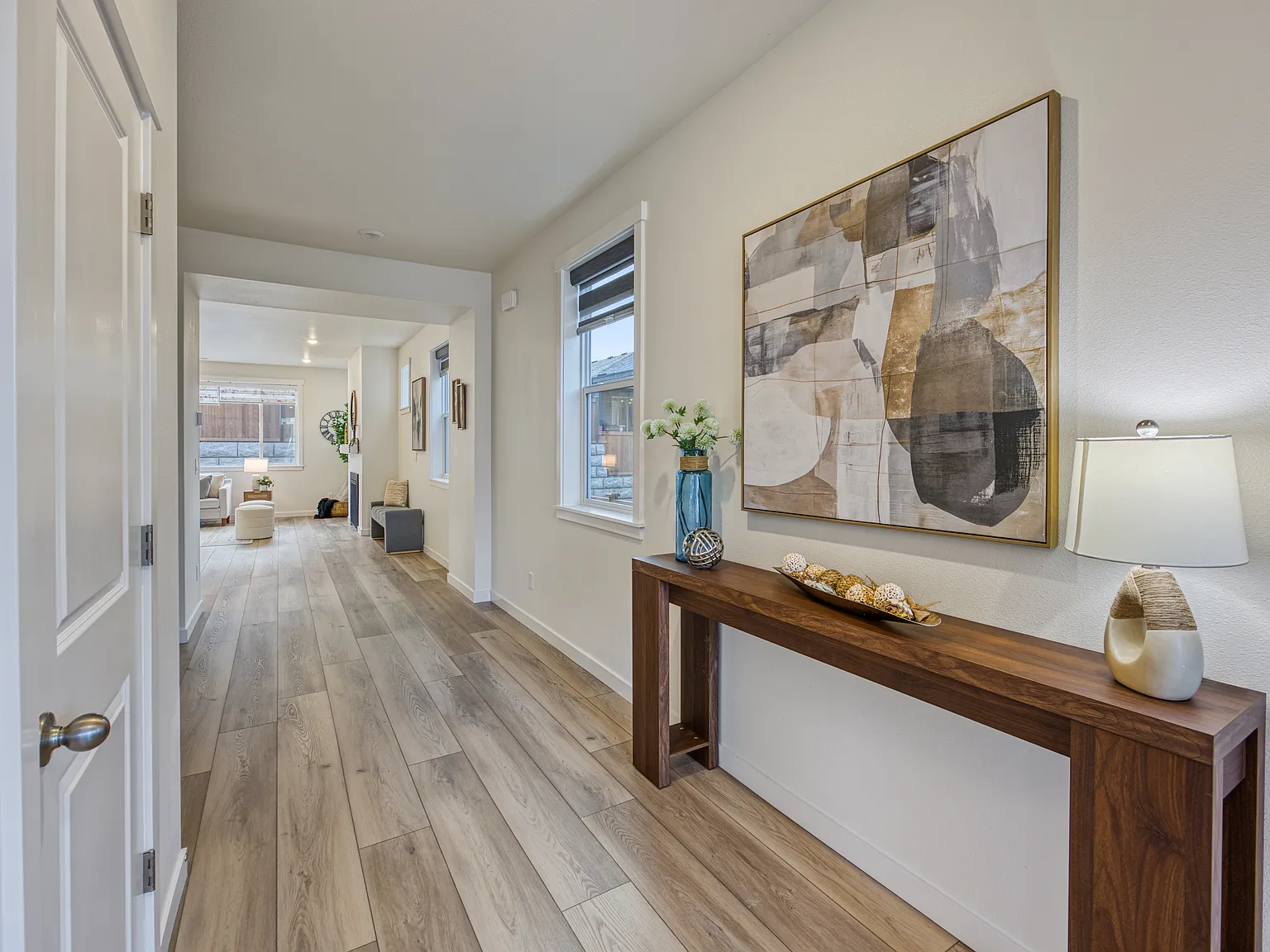 4 bed, 2751 sqft, $4,000 — Photo 4