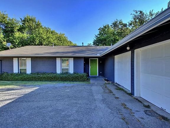 2nd image of 3208 Northeast Dr #A