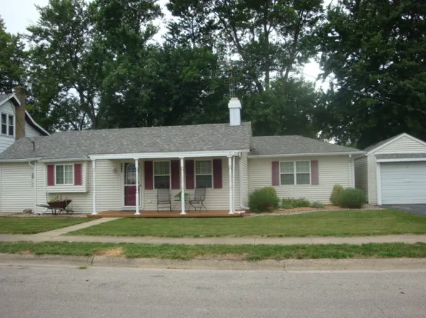 406 N 1st St, Cissna Park, IL 60924