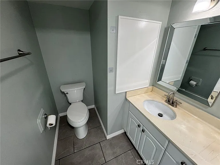 810 W Lambert Rd — Photo 14