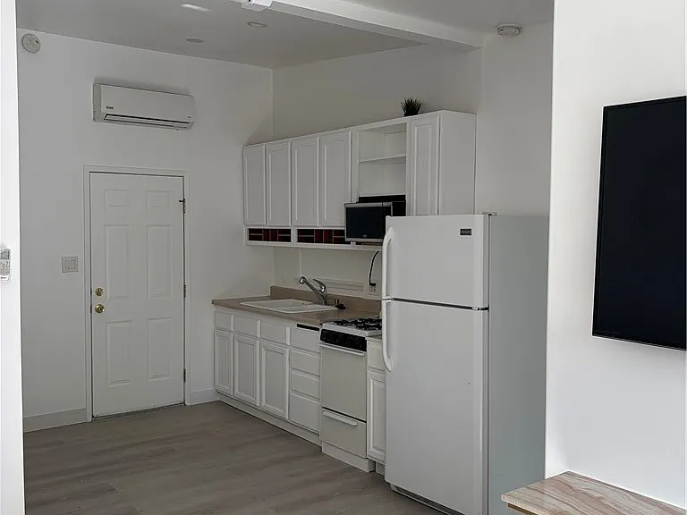 8561 Orion Ave #1 — Photo 2
