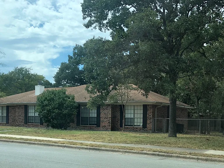 2301 Raintree Dr — Photo 3