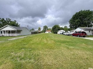 1214 14th St, Silvis, IL 61282