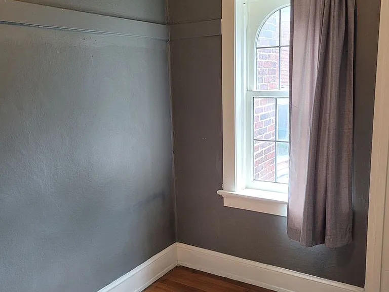 Cass Street Apartments — Photo 27