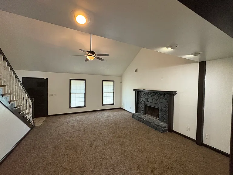 865 Bristol Way — Photo 6