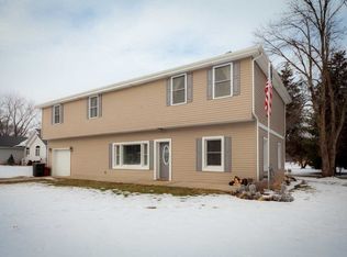 1204 Prairie Ln, Machesney Park, IL 61115