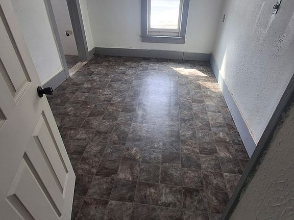 2nd image of 1558 N Main St