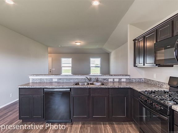 5th image of 23527 S Donna Ln
