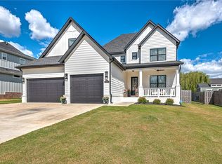 992 Shores Ave, Cave Springs, AR 72718